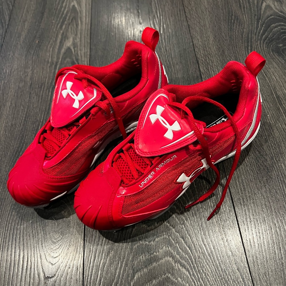 Women’s Under Armour Softball Cleats